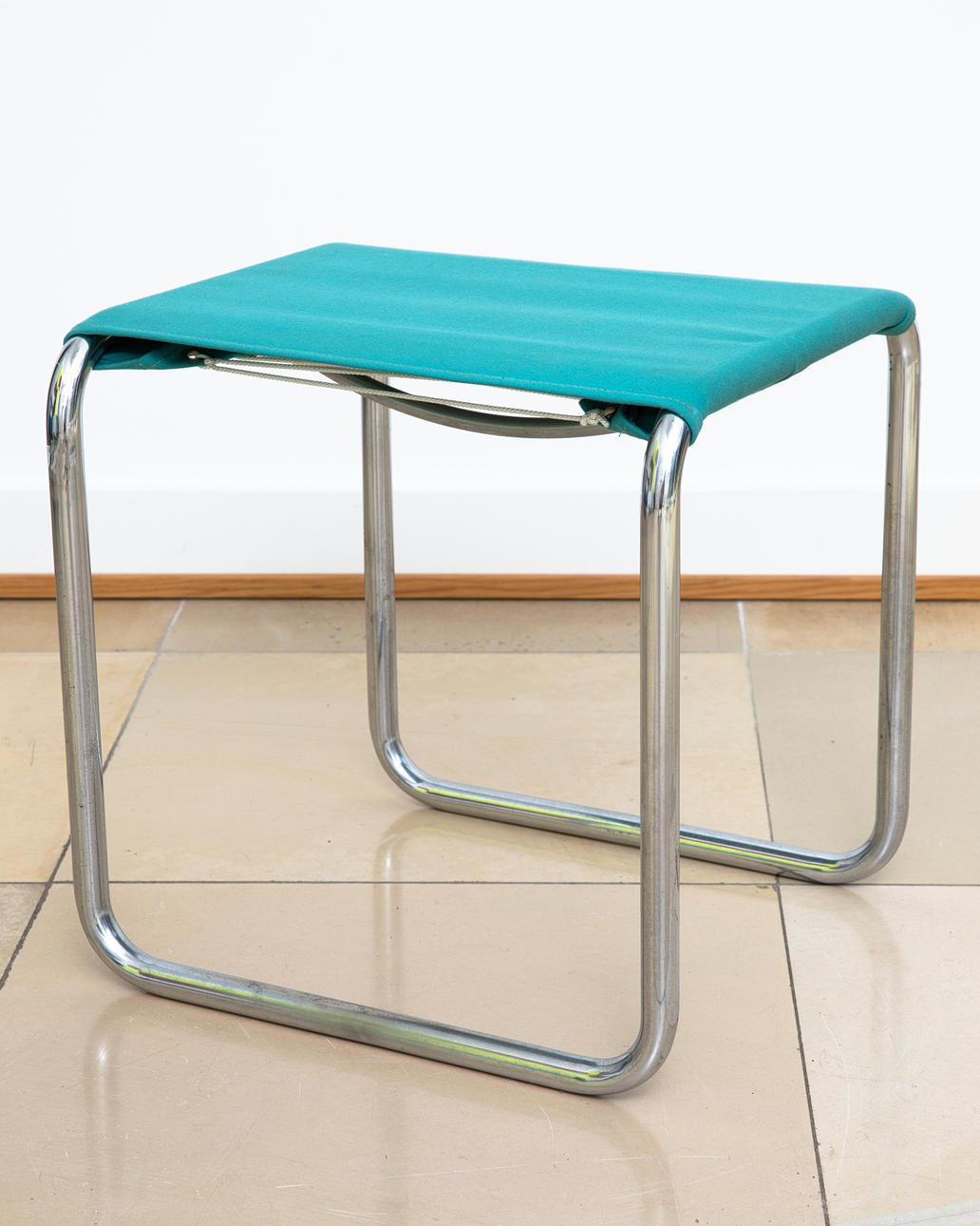 BAUHAUS Stahlrohr Hocker (3-41).