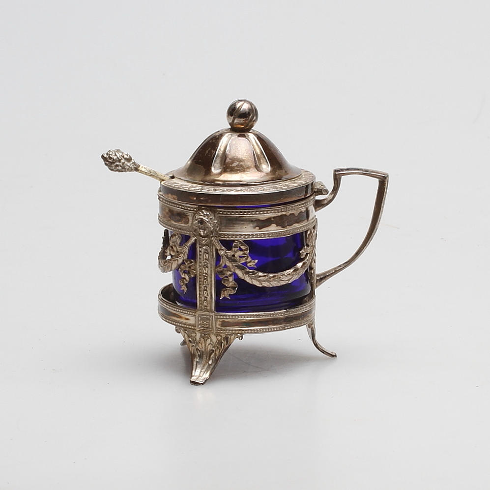 SENAPSKANNA MED SKE, silver och glas, gustavianska stil, 1900-tal.