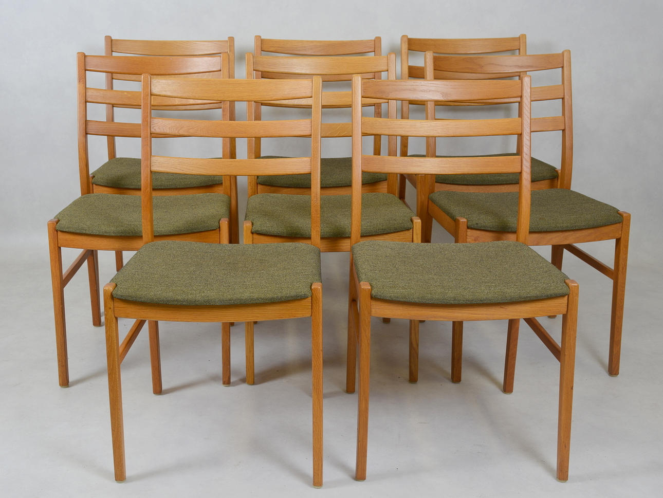 TEAKSTOLAR 8 STYCKEN.