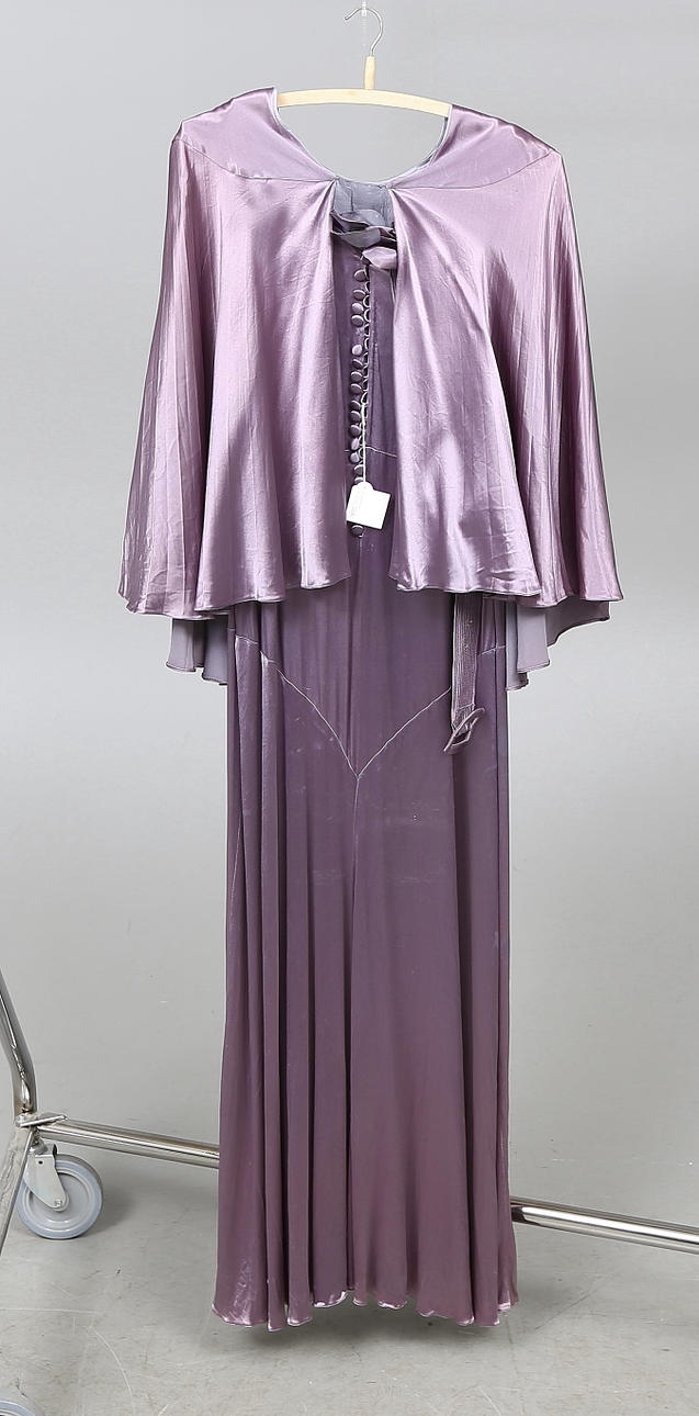 KLÄNNING samt SKOR, 1930-tal.