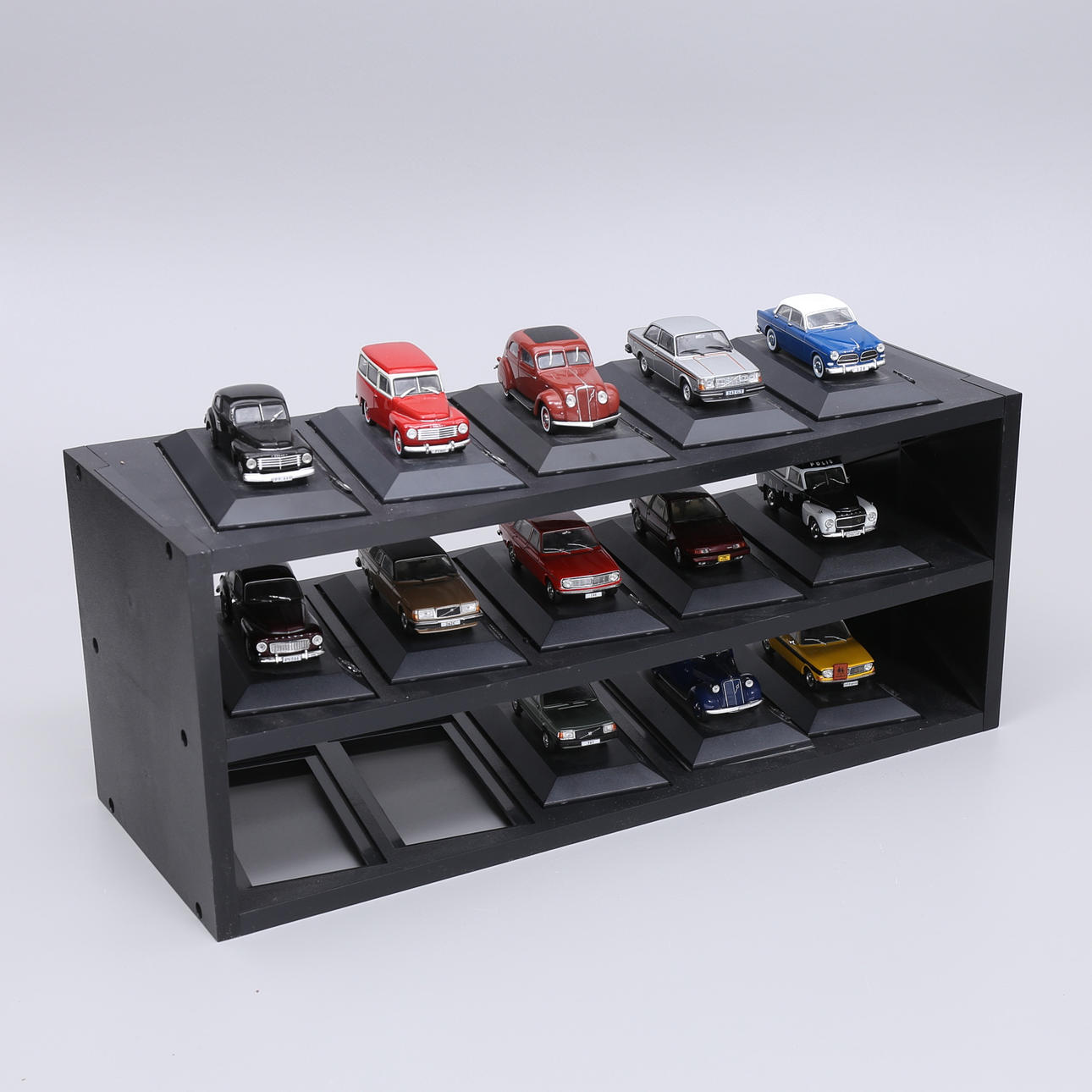 SAMLARBILAR, 13 st Volvo, i ställ.