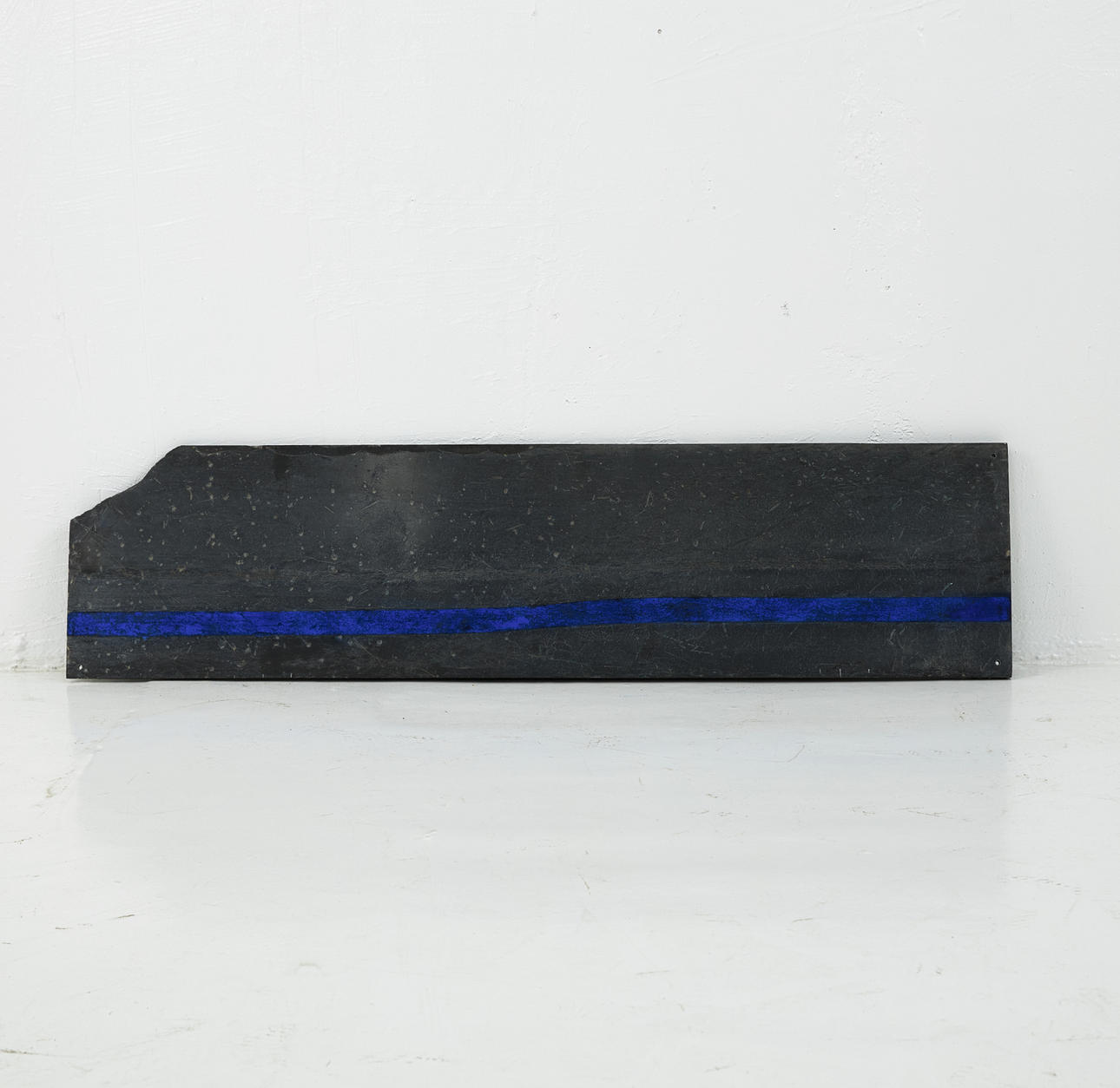 JOHAN LEDUNG (FÖDD 1952). Objeto, piedra pintada.