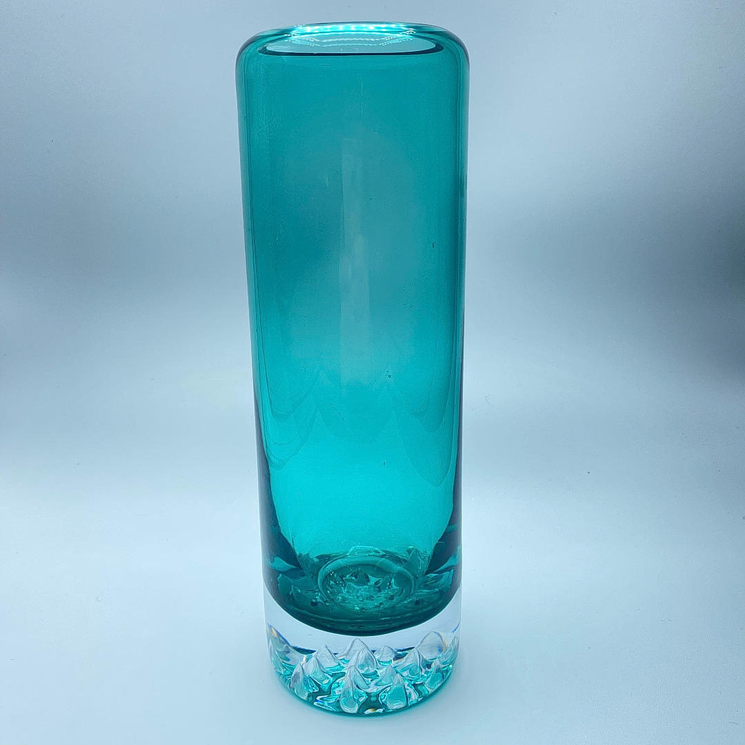 GLAS VASE SKANDINAVISCH.