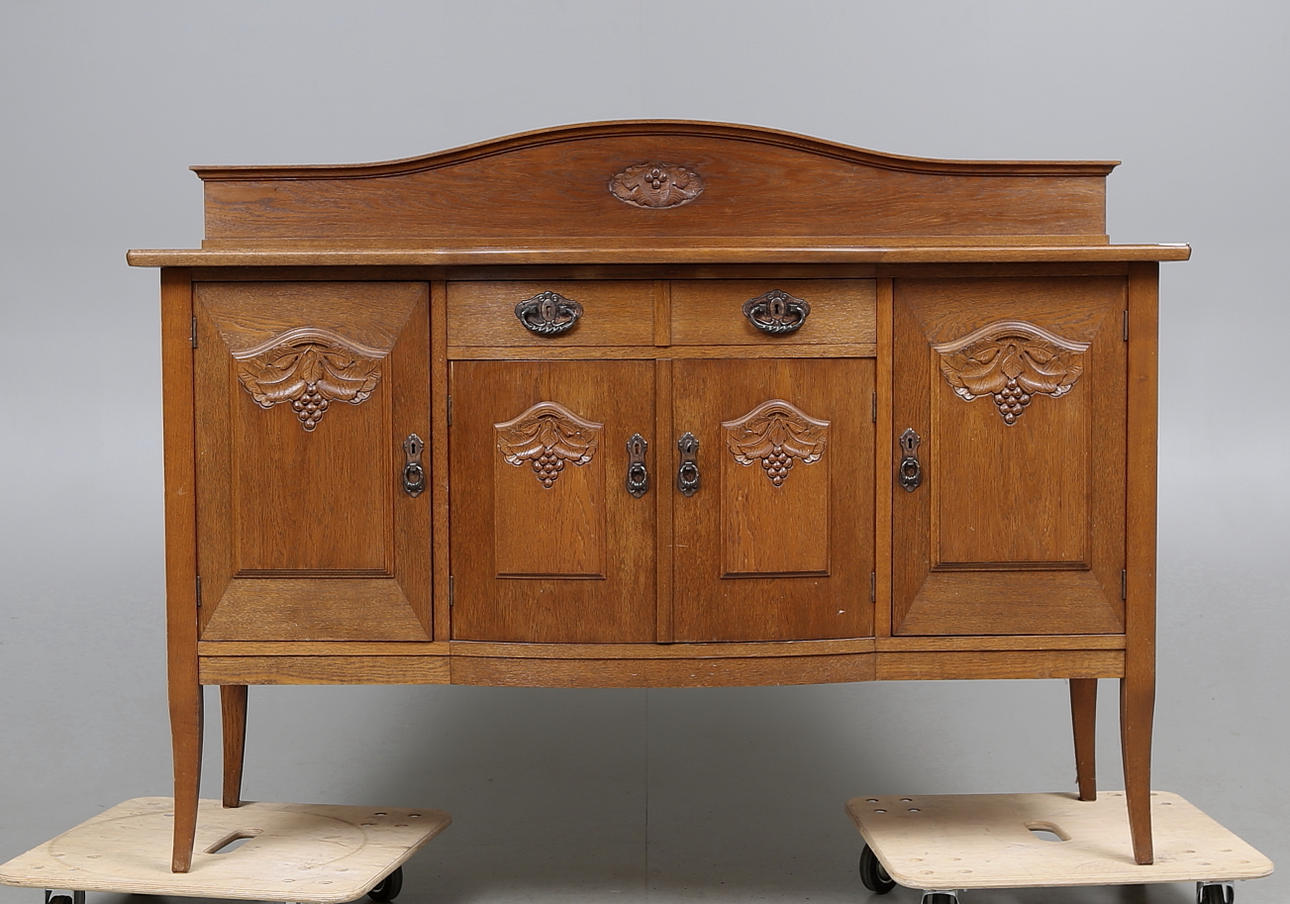 BUFFE, jugend, 1900-talets första hälft.