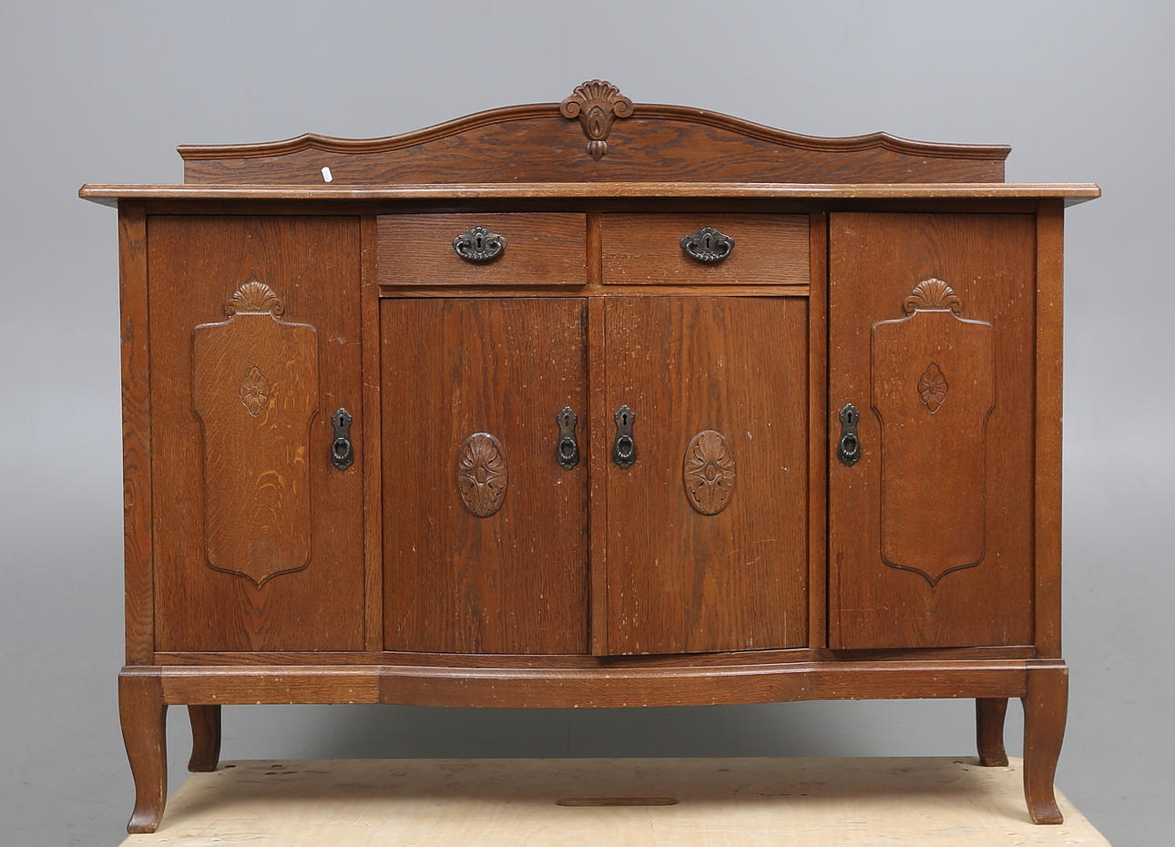 BUFFE, jugend, 1900-talets första hälft.