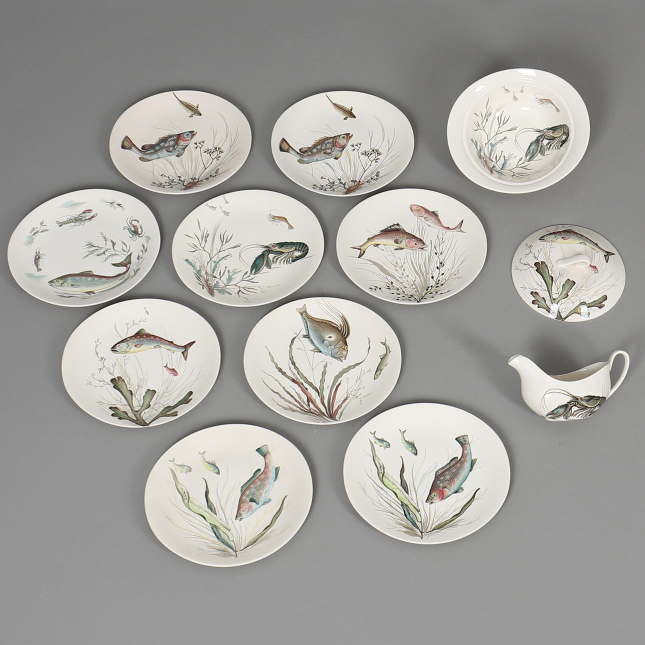 FISKSERVIS i flintgods. 11 delar. "Fish" och "Sea Treasure", Johnson Bros, England.