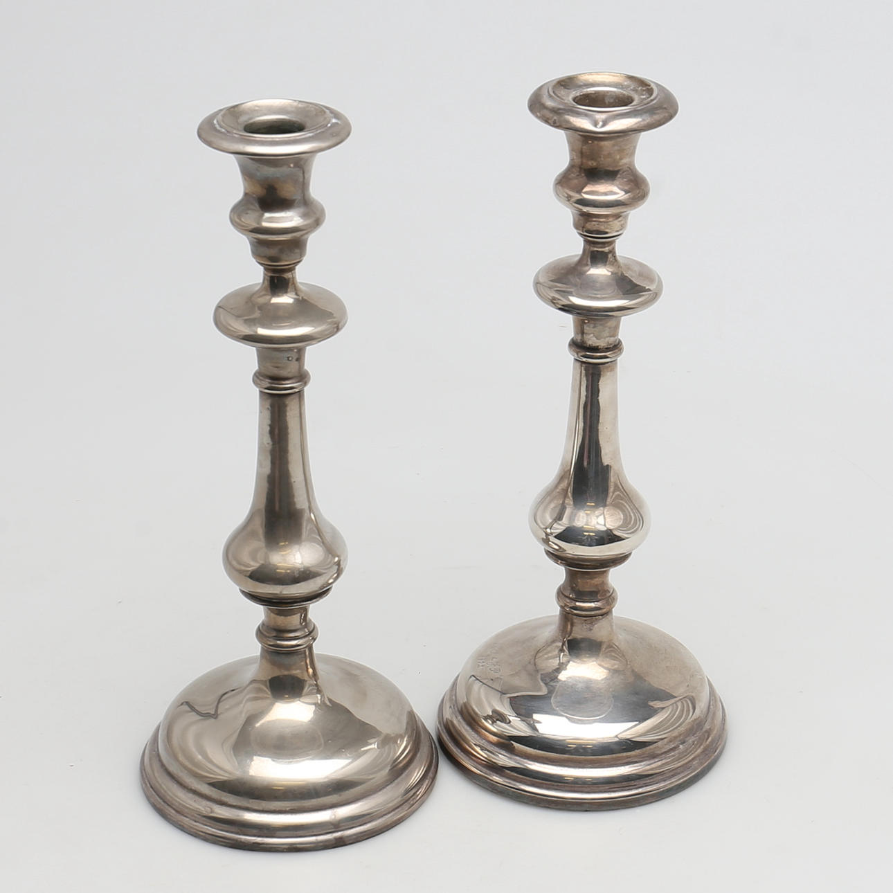 LJUSSTAKAR. 1 par. Tenn. 1800-talets andra hälft.