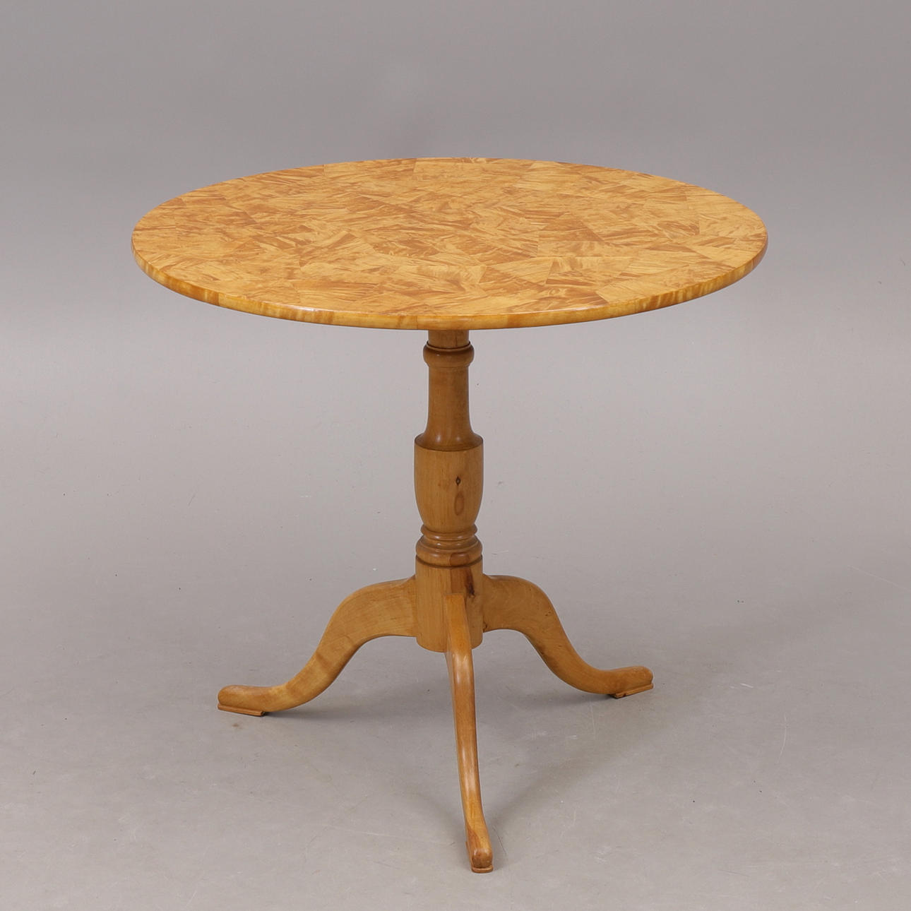 HARALD ELOFSSON. Klapbord, mærket "HE".