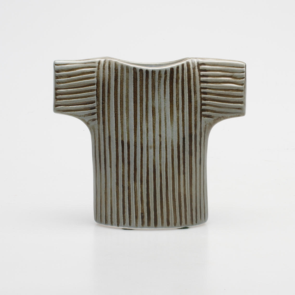 VAS, "Tröja, Garderob", Lisa Larson, Rörstrand.