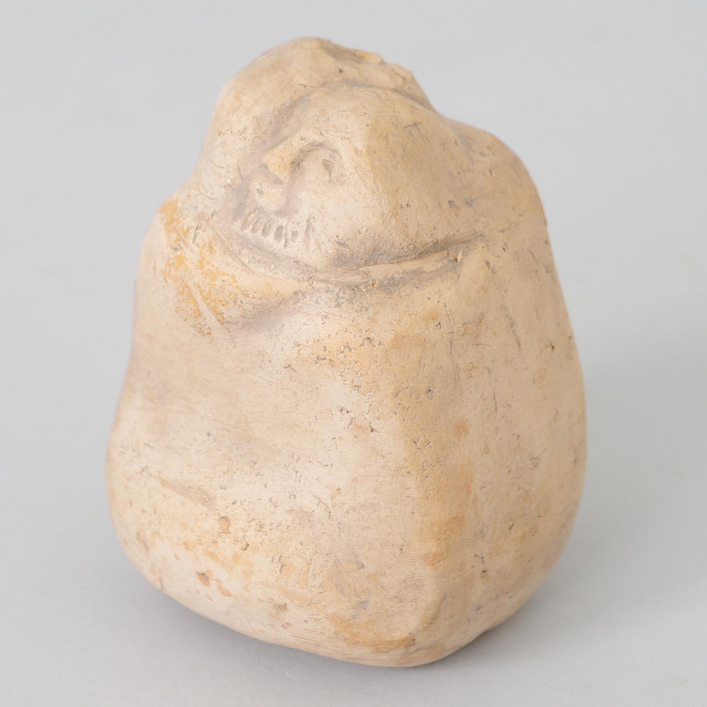 ÅKE HOLM. Omfamnande figurer, terrakotta, signerad.