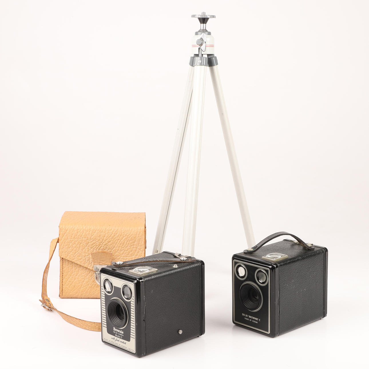 CÁMARAS, 2 piezas, Kodak Brownie, 1900.