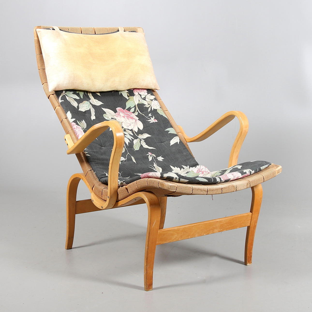 FÅTÖLJ "Pernilla", Bruno Mathsson, Firma Karl Mathsson, Värnamo.