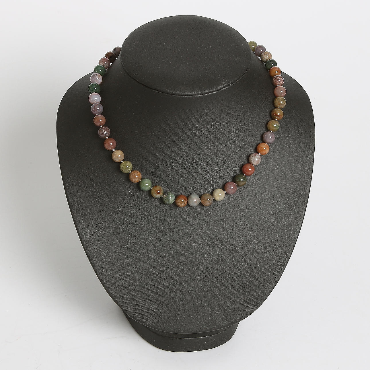 COLLIER, med jade och agater, 1900-tal.