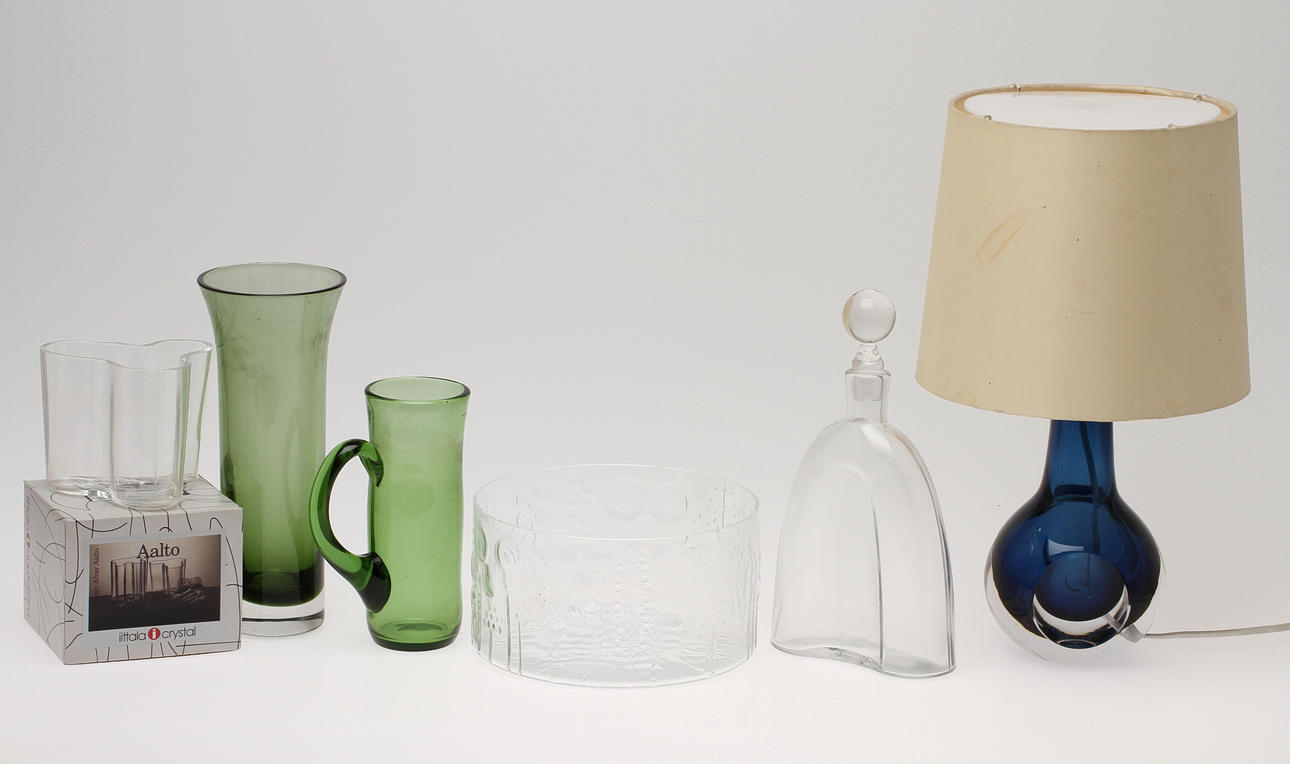 PARTI GLAS, 11 delar, bland annat Aalto Iittala, Flygfors Coquille och "Flora" Toikka.