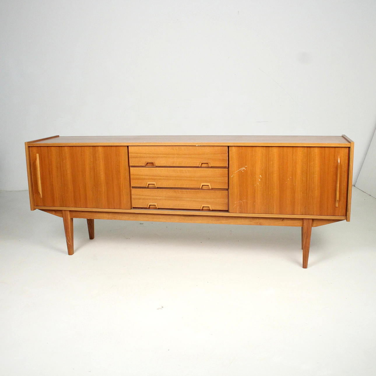 Skänk - Skandinavisk.