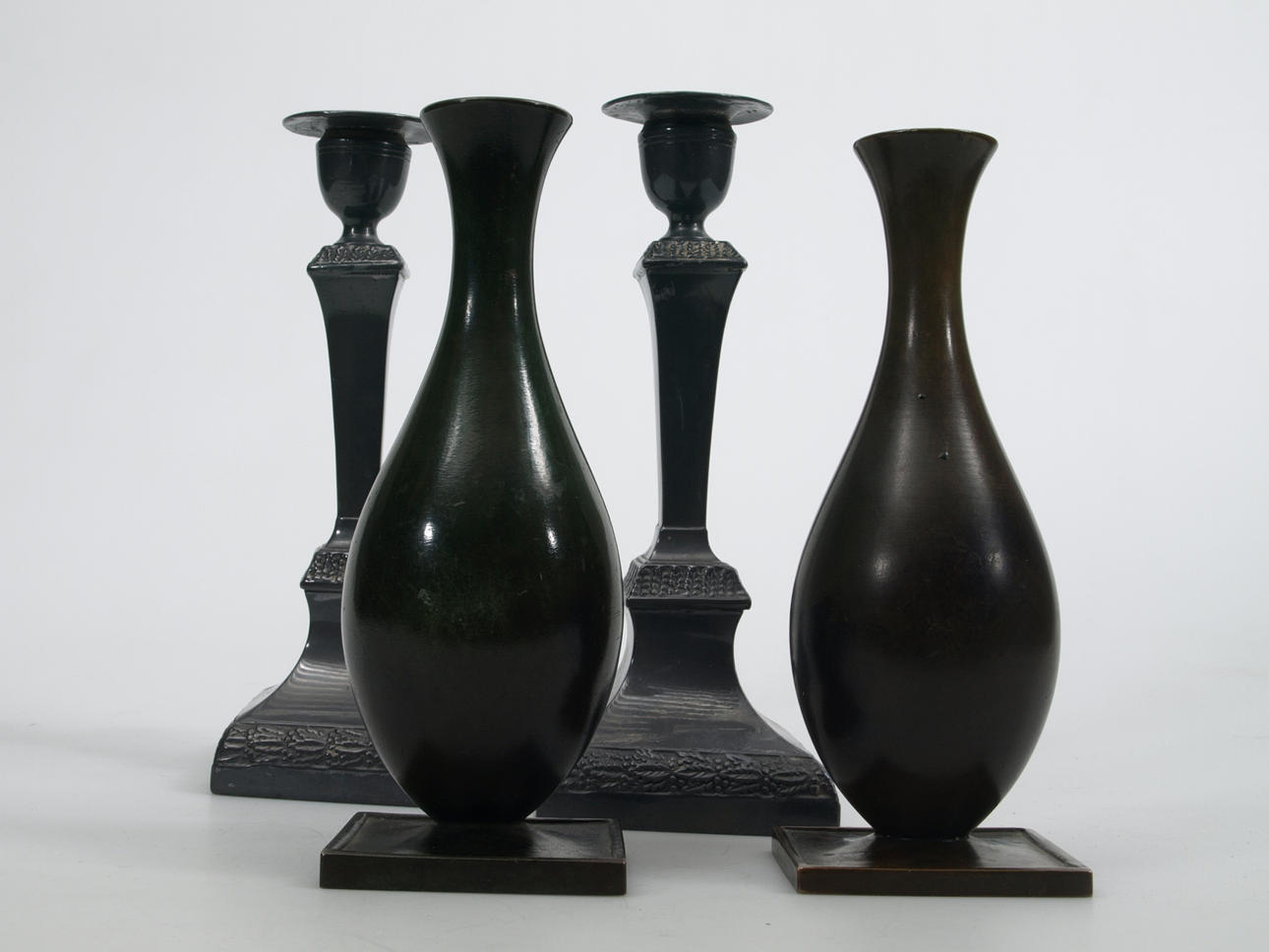 LJUSSTAKAR OCH VASER, tenn och brons, 2+2 stycken.