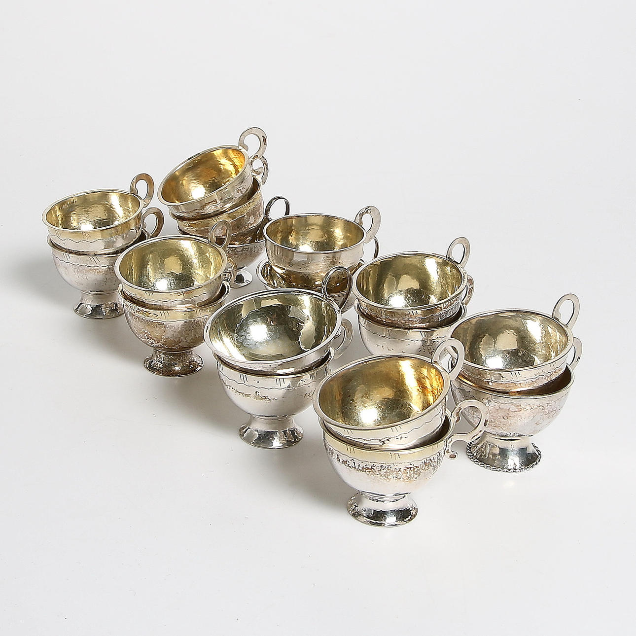 PUNSCHKOPPAR, 17 st, 830 silver, Vikt 662 gram.