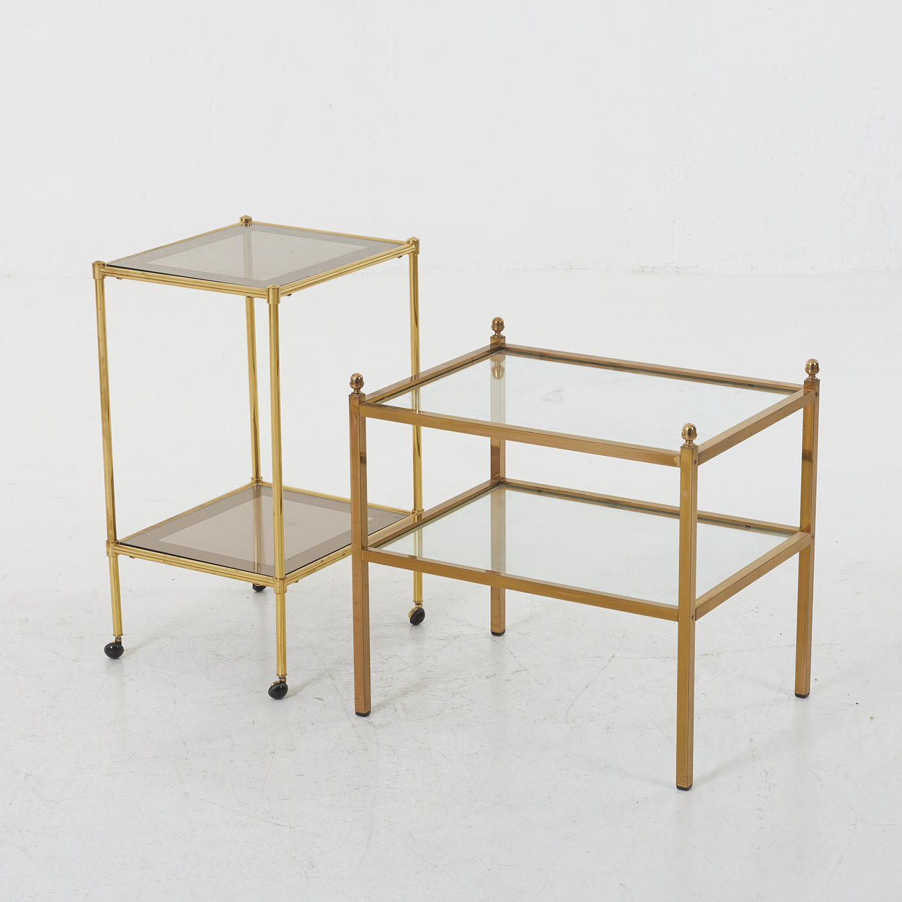 BORD, 2 st., 1900-talets andra hälft, mässing.