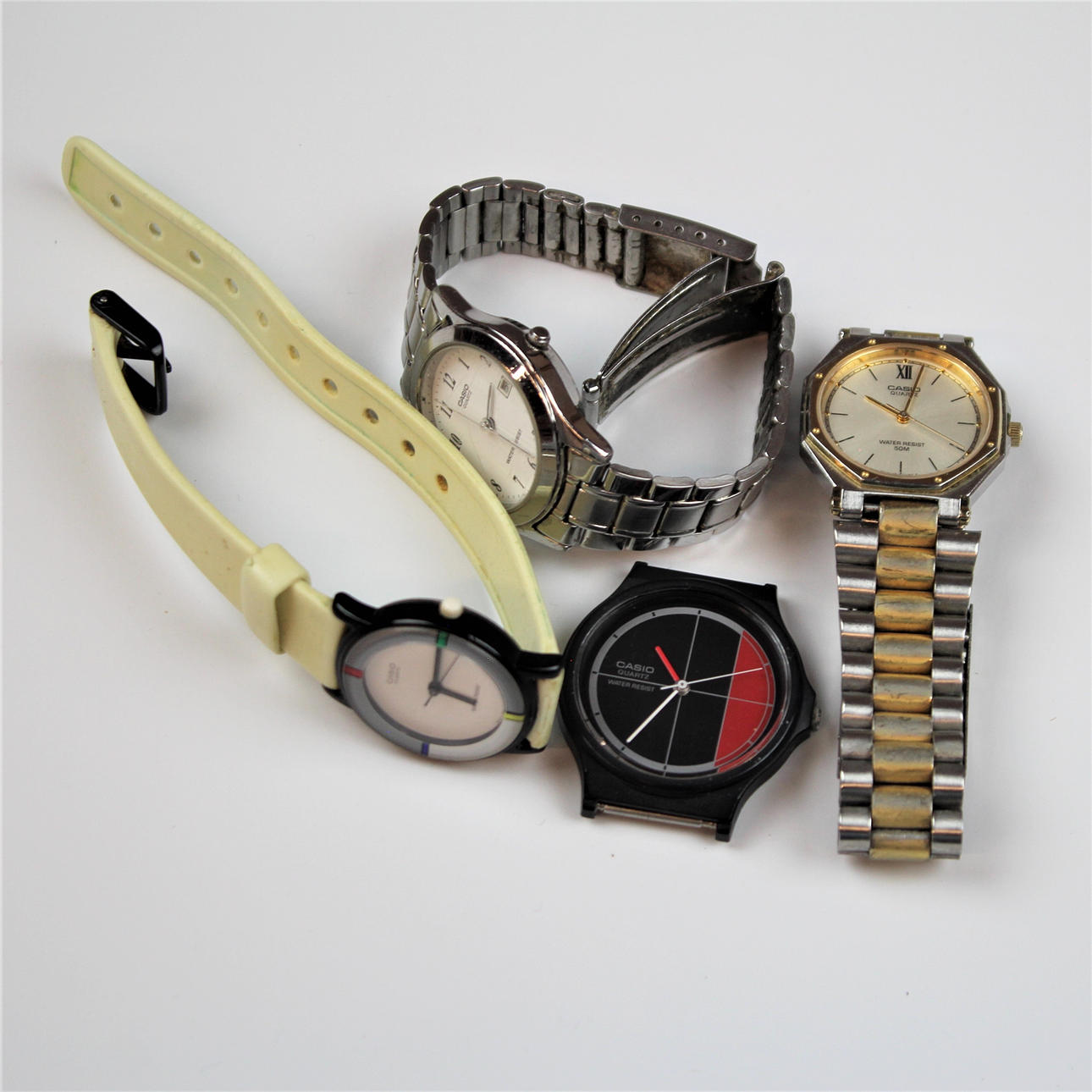 WRIST WATCH 4 pieces Casio.