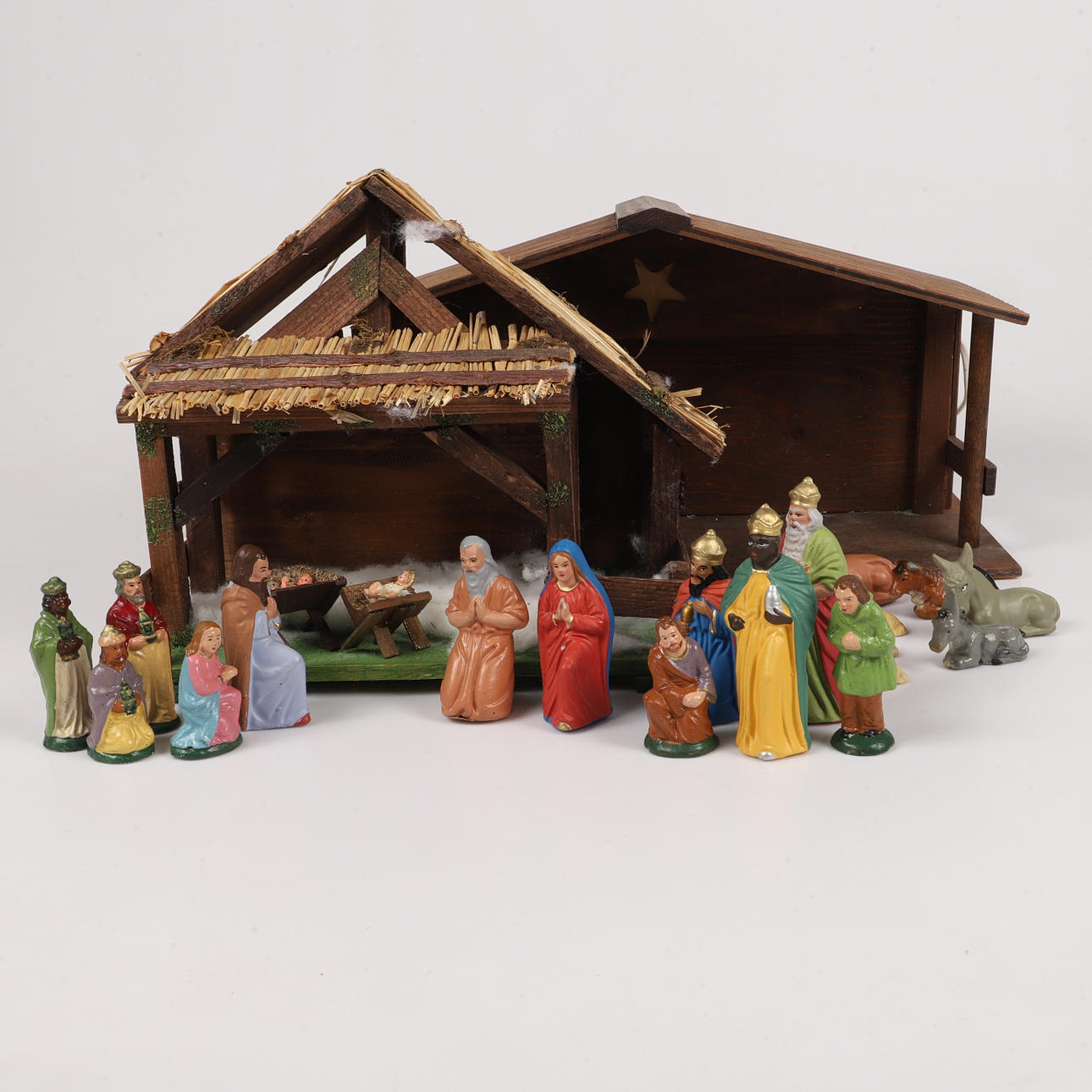 JULKRUBBOR, 2 stycken trä/plast, 1900-tal.