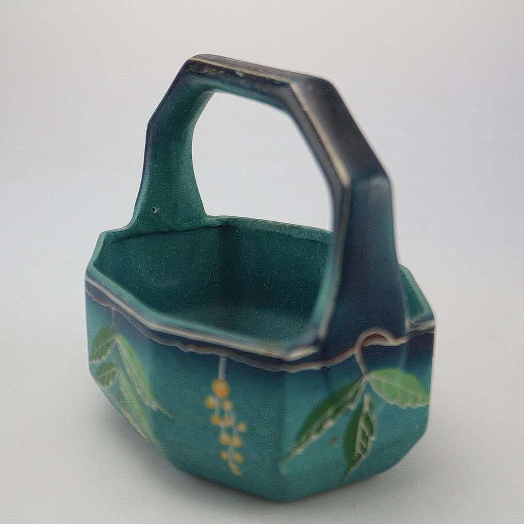 HANDLE CUP ART NOUVEAU.