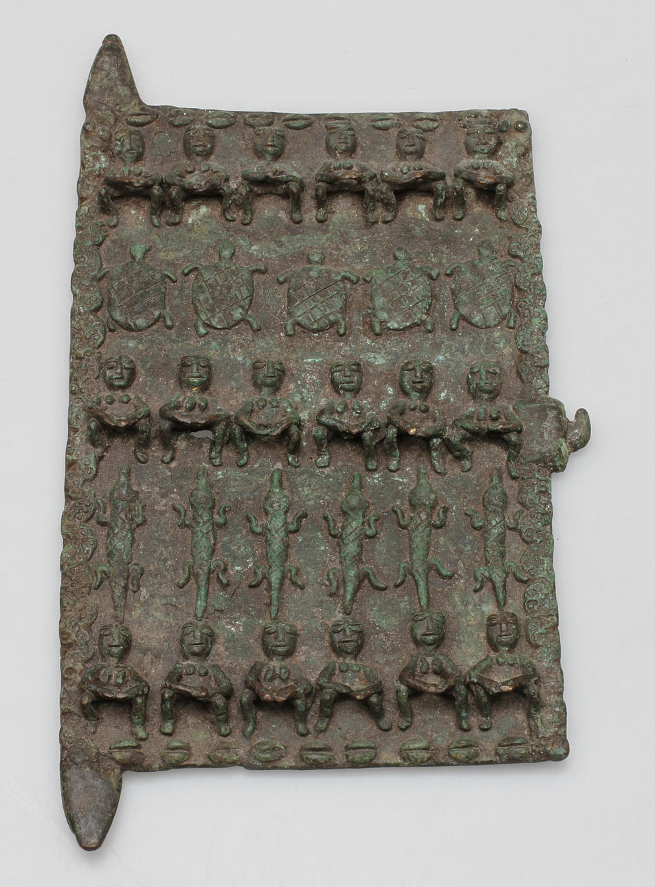 SKÅPSDÖRR, brons, möjligen antik.