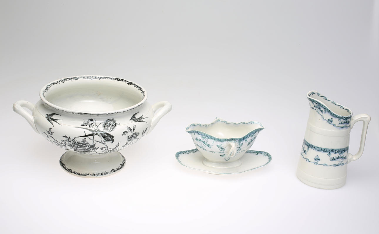 PARTI PORSLIN, 3 delar, Gustavsberg o Rörstrand, Venus samt Svalan 18/1900-tal.