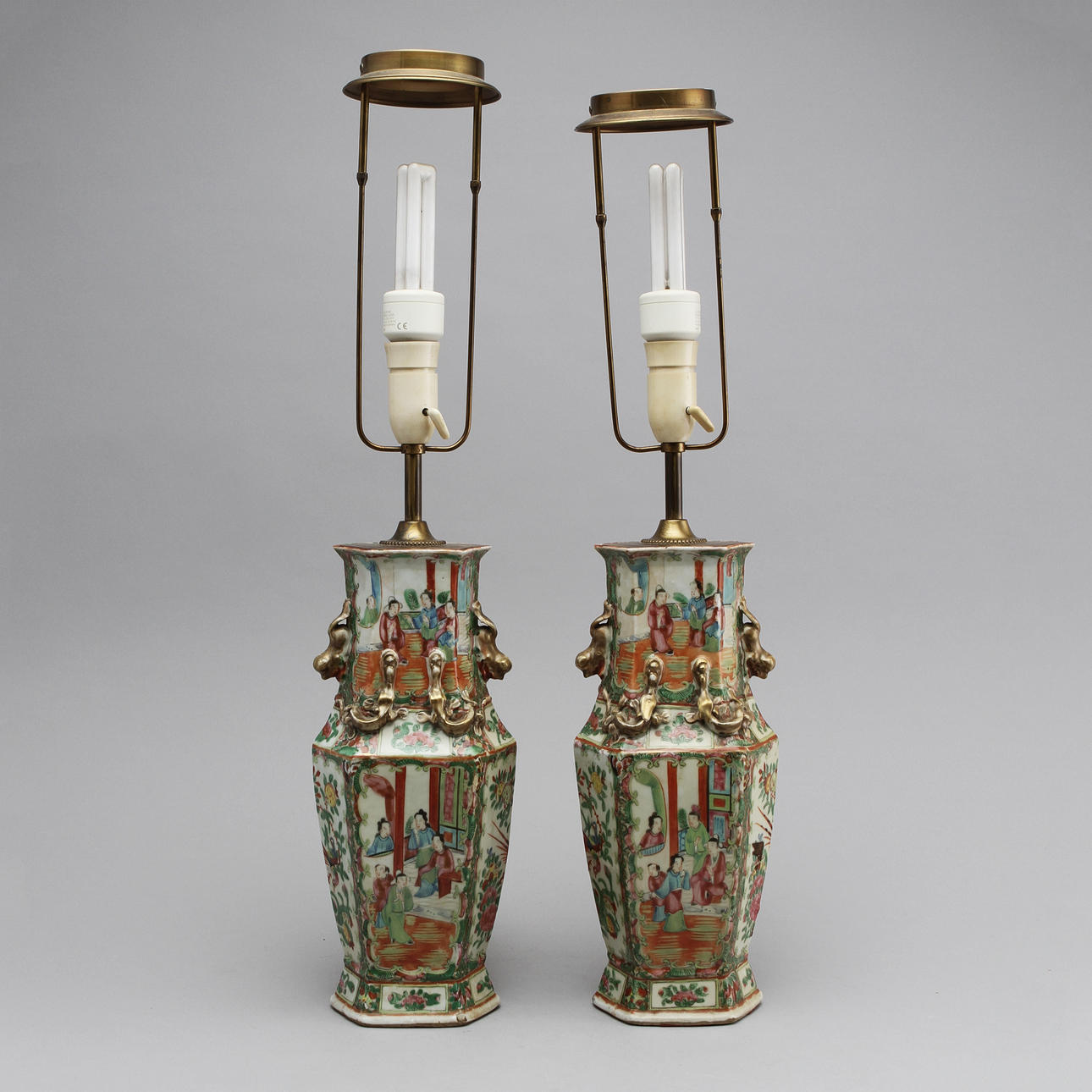 BORDSLAMPA, porslin, ett par, Kina, Kanton, 1800-tal.