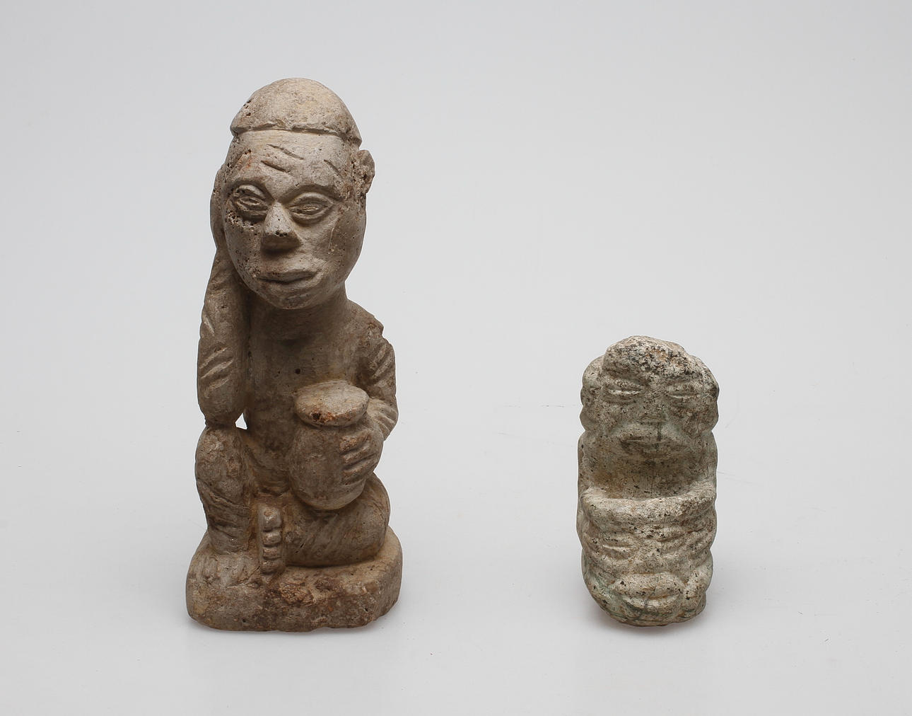 FIGURER, 2 st, sten.