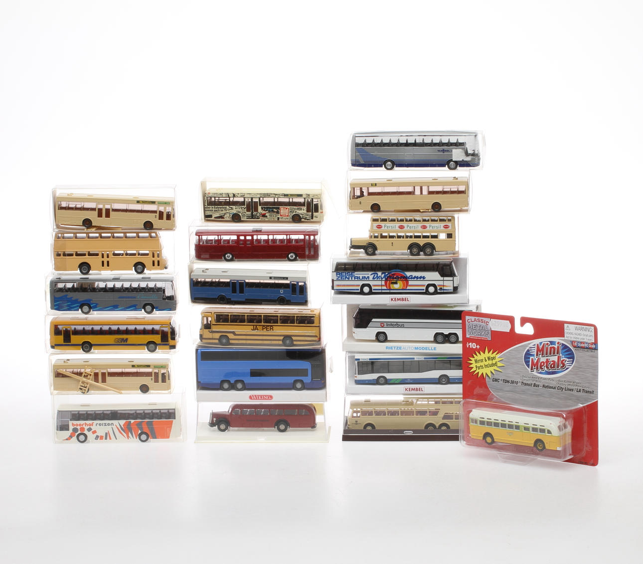 MODELLBILAR 20 stycken bussar i originalkartonger.