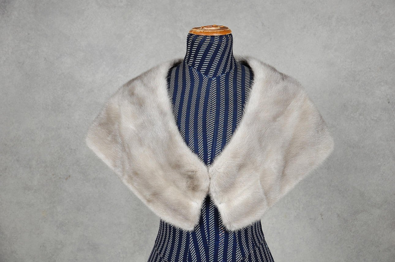 MINKSTOLA, helryckt, 1900-tal.