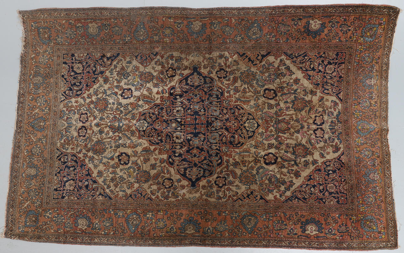 AN ISPAHAN RUG.