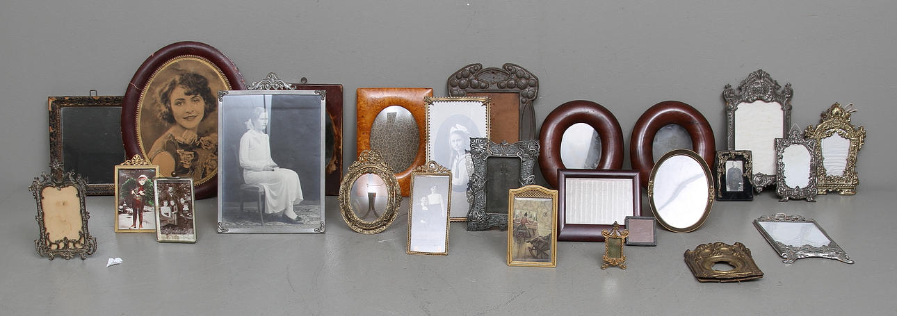 RAMAR OCH SPEGLAR, 26 delar, 1800-1900-tal.