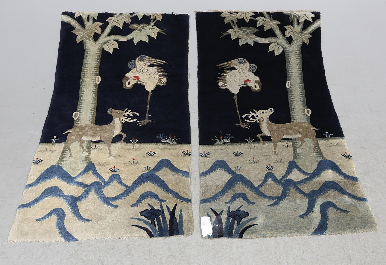 MATTOR, ett par, semiantik Baotou, ca. 131x69 cm.