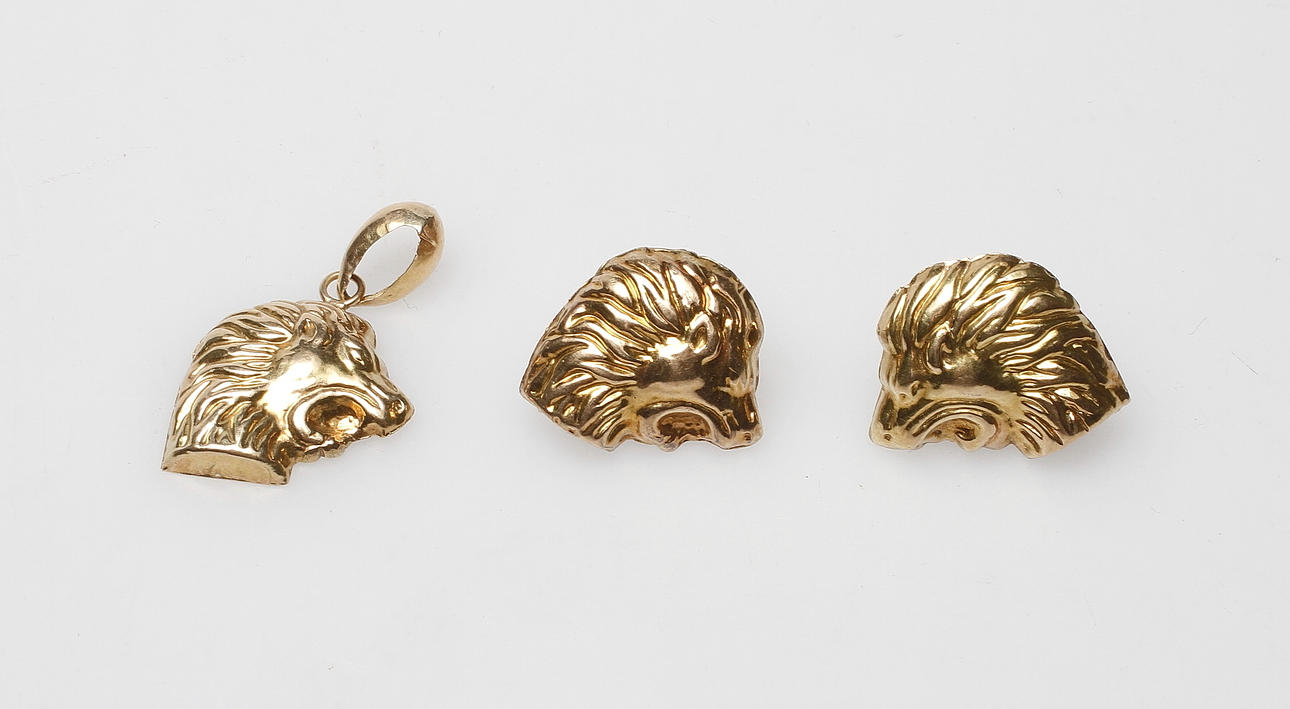 HÄNGE samt 1 PAR ÖRHÄNGEN, 18k guld, vikt ca 5,8 gr.