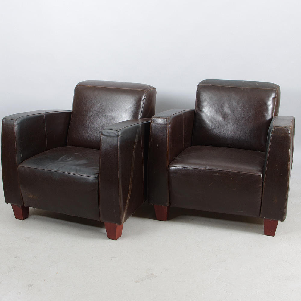 FÅTÖLJER, 1 par, brunt skinn.