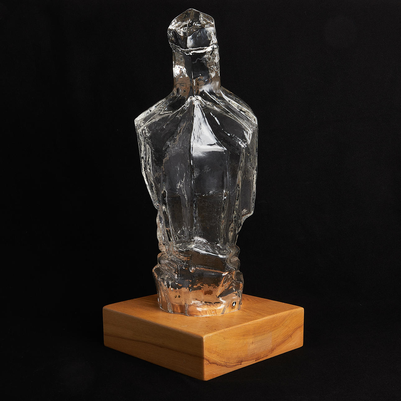 UNO WESTERBERG. Eagle, glass, Pukeberg, Sweden.