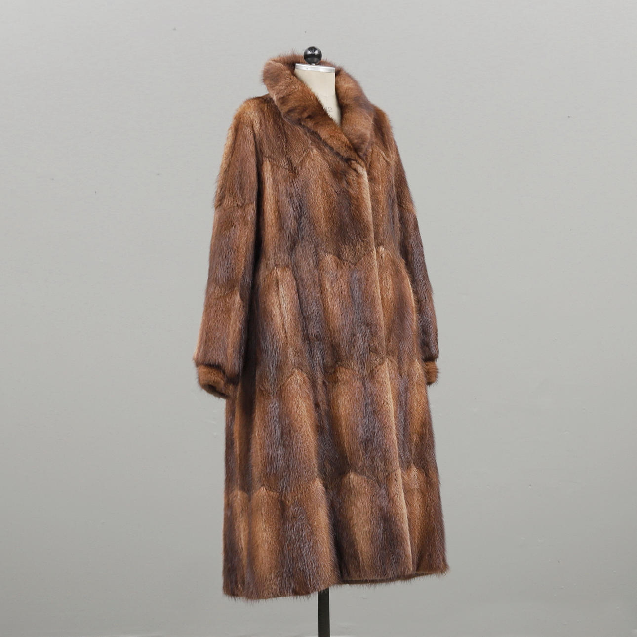 MINK FUR, fully pulled, brown, pcs. 40/42.
