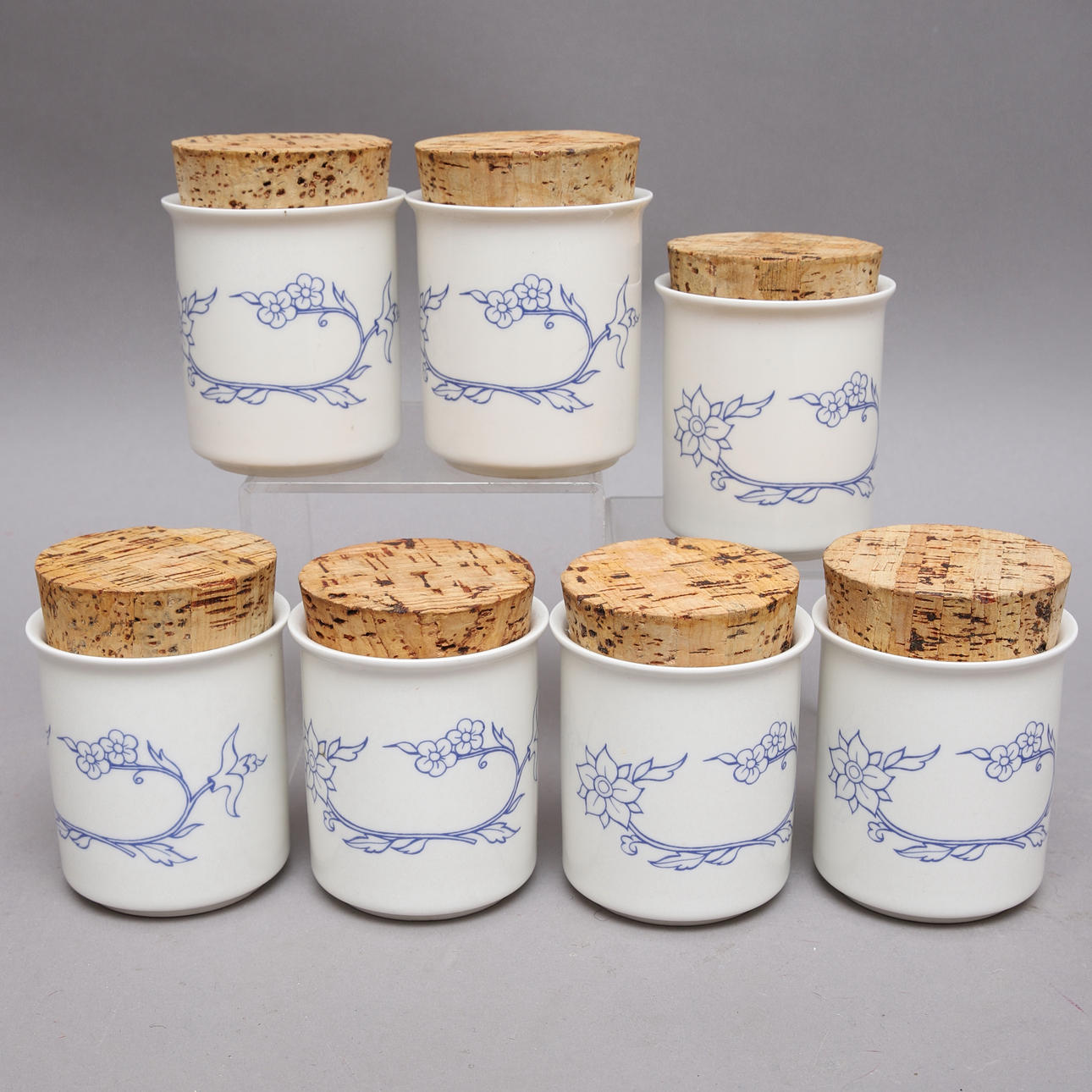 GEWÜRZGLÄSER, 7 Stück, Porzellan, Arabien, Finnland.