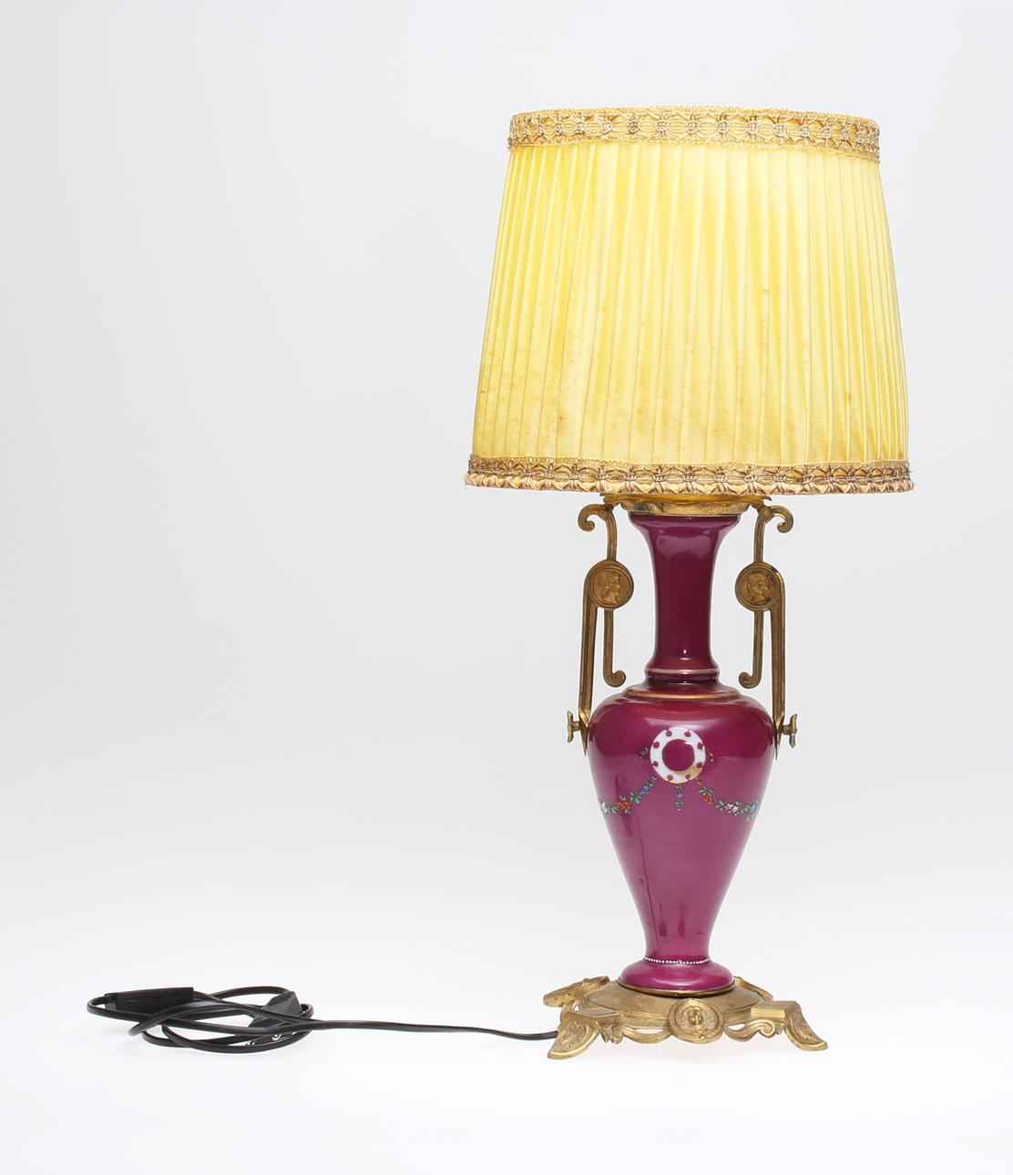 BORDSLAMPA, Porslin samt mässing, Empirestil, 1800-tal.