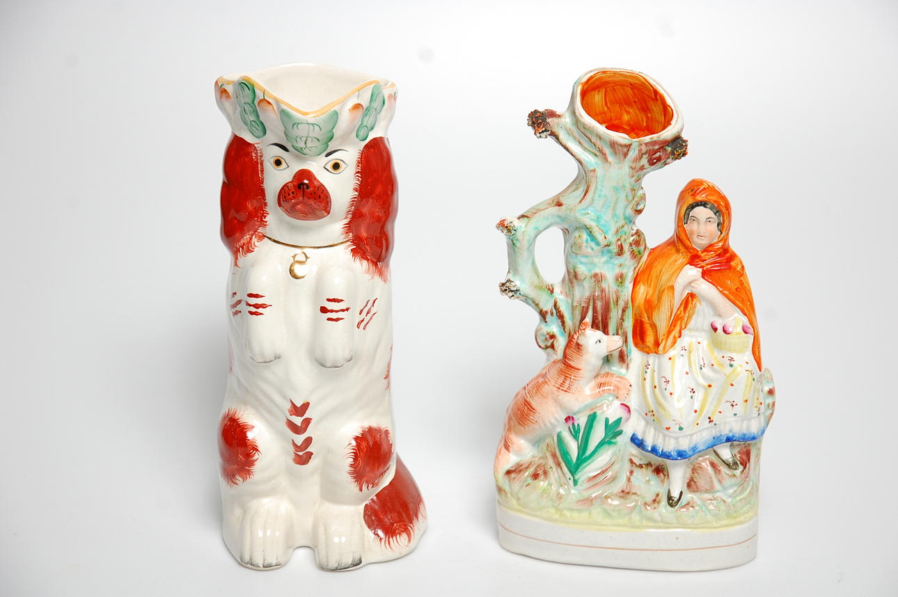 PORSLIN, 2 delar, Staffordshire.