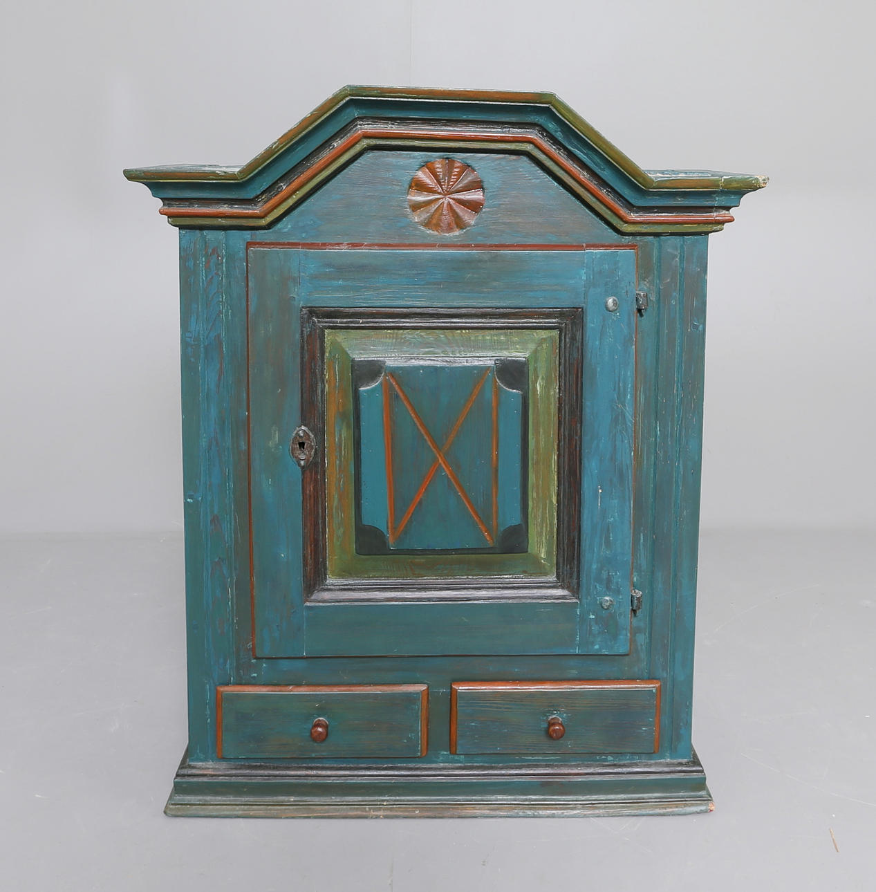 VÄGGSKÅP, 17/1800-tal.