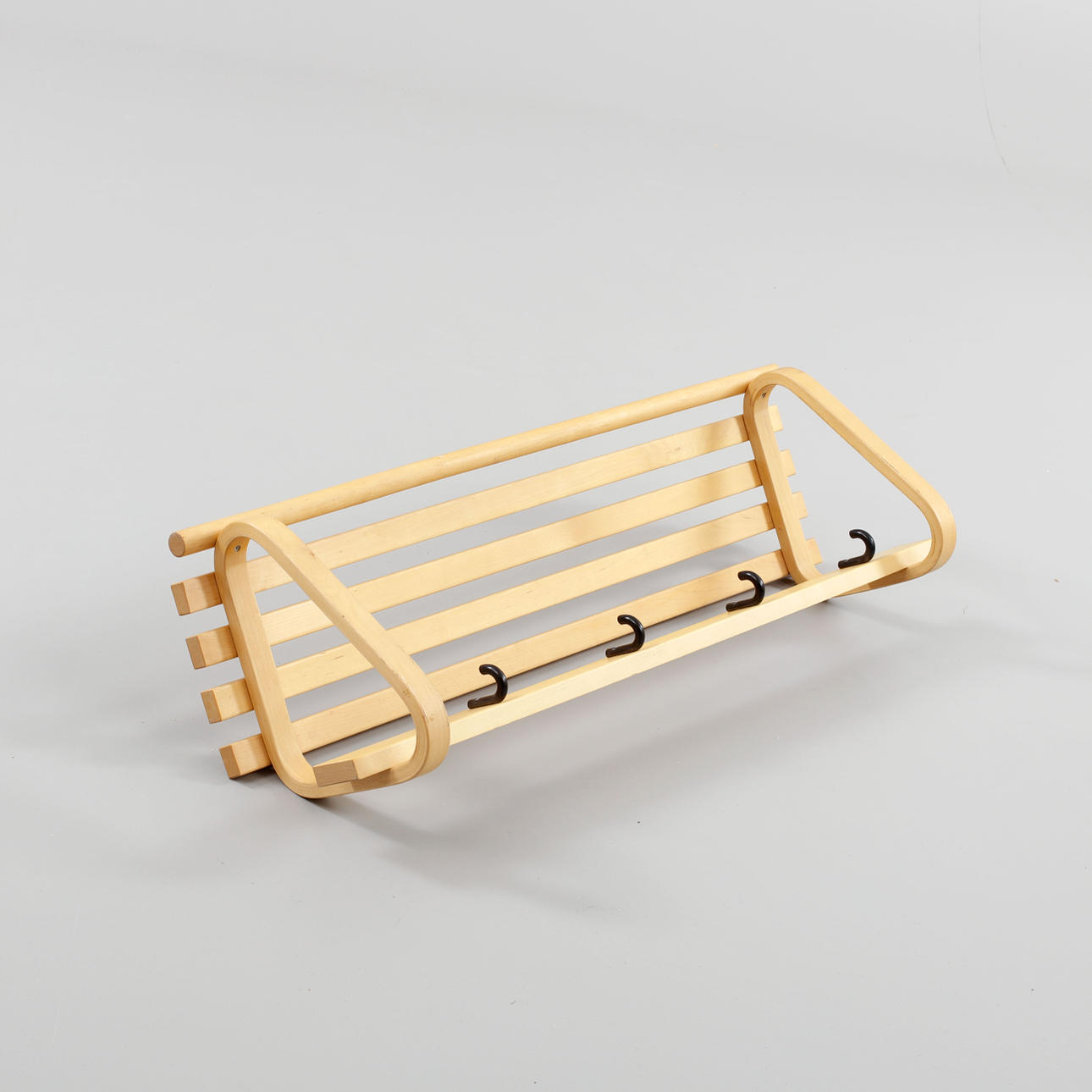 ALVAR AALTO. Hutregal, Artek.