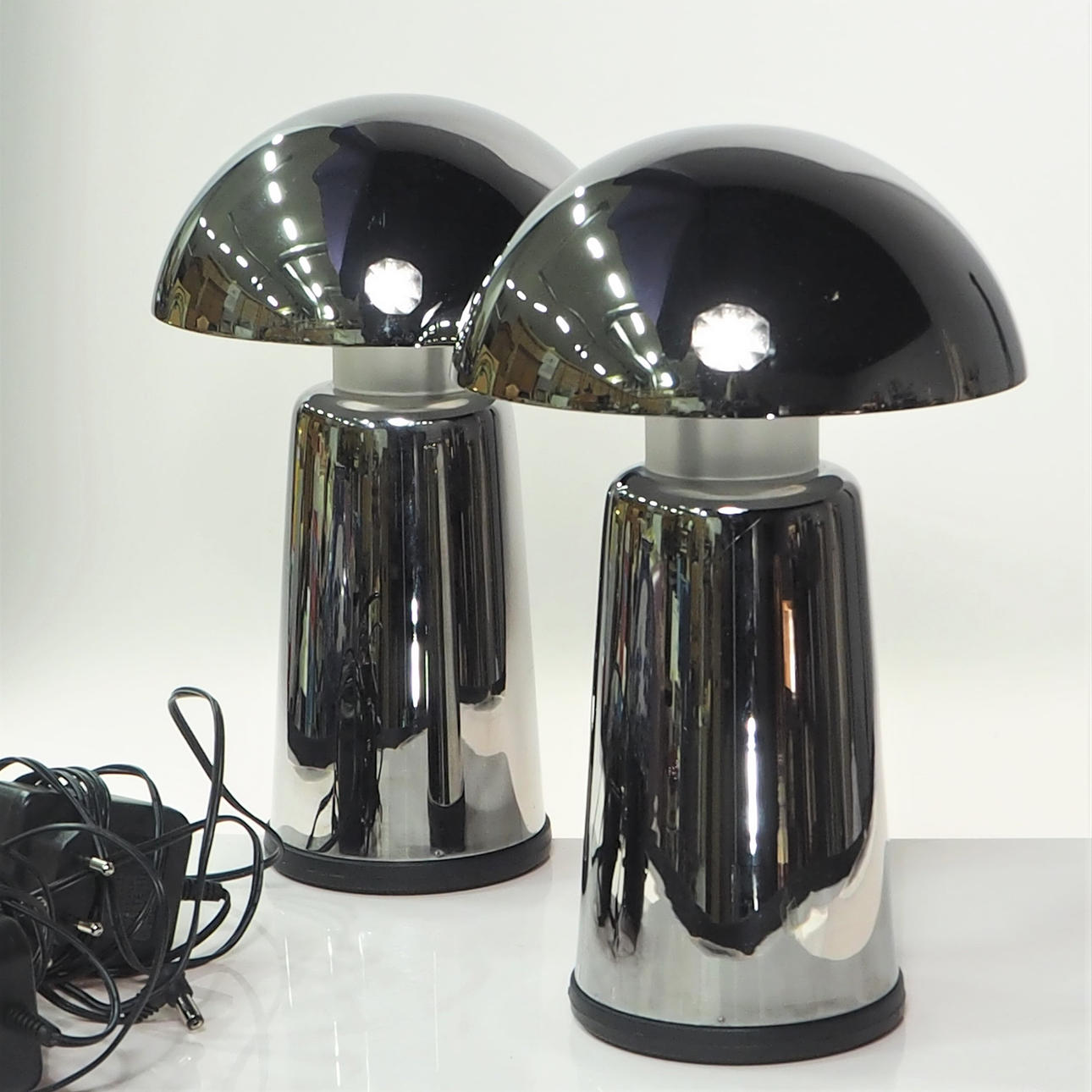 BORDSLAMPOR, ett par, Herstal.