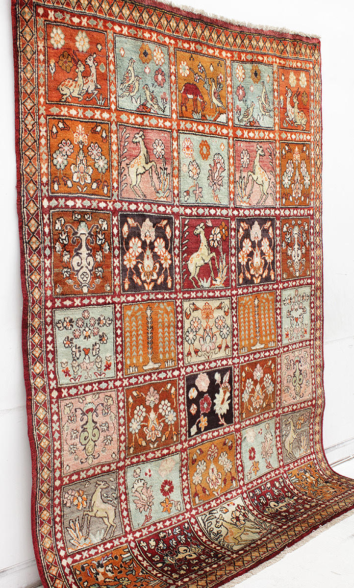 MATTA, Orientalisk, figural Baktiari, 260 x 178 cm.