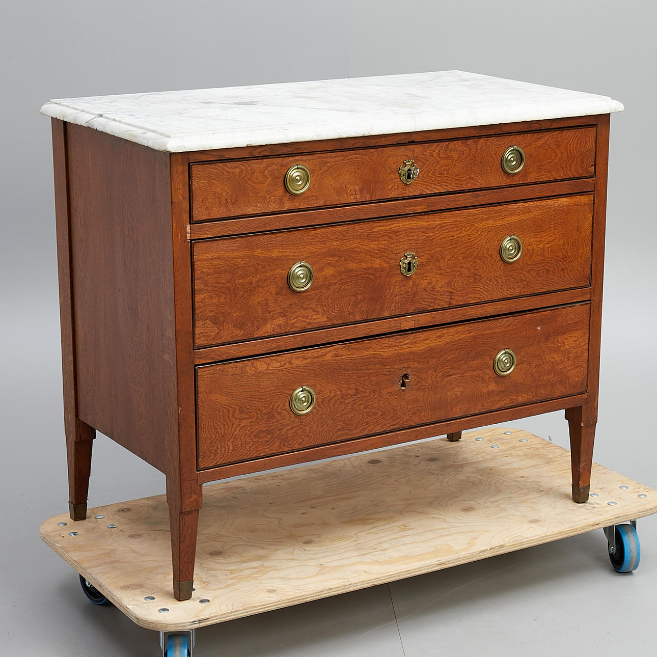 Kommode mit Marmorplatte, Gustavianisch, um 1800.