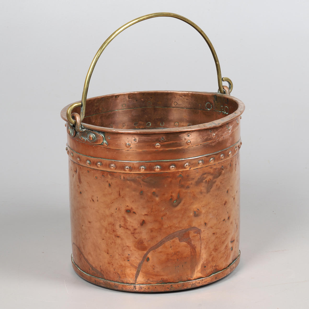 EIN GENIETETER KOHLEEIMER AUS DEM 19. JAHRHUNDERT.