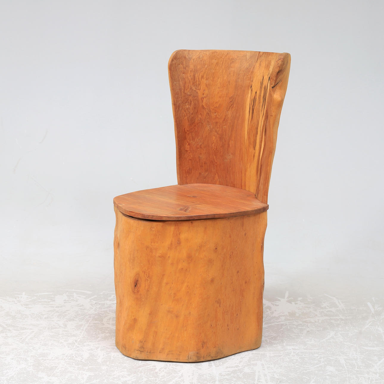 STUMP CHAIR, pine. 20th century.