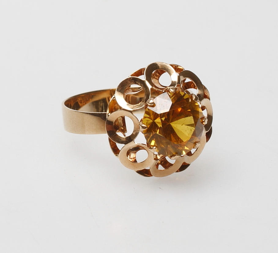 RING, 14k guld, med sten, total vikt ca 4 gr.