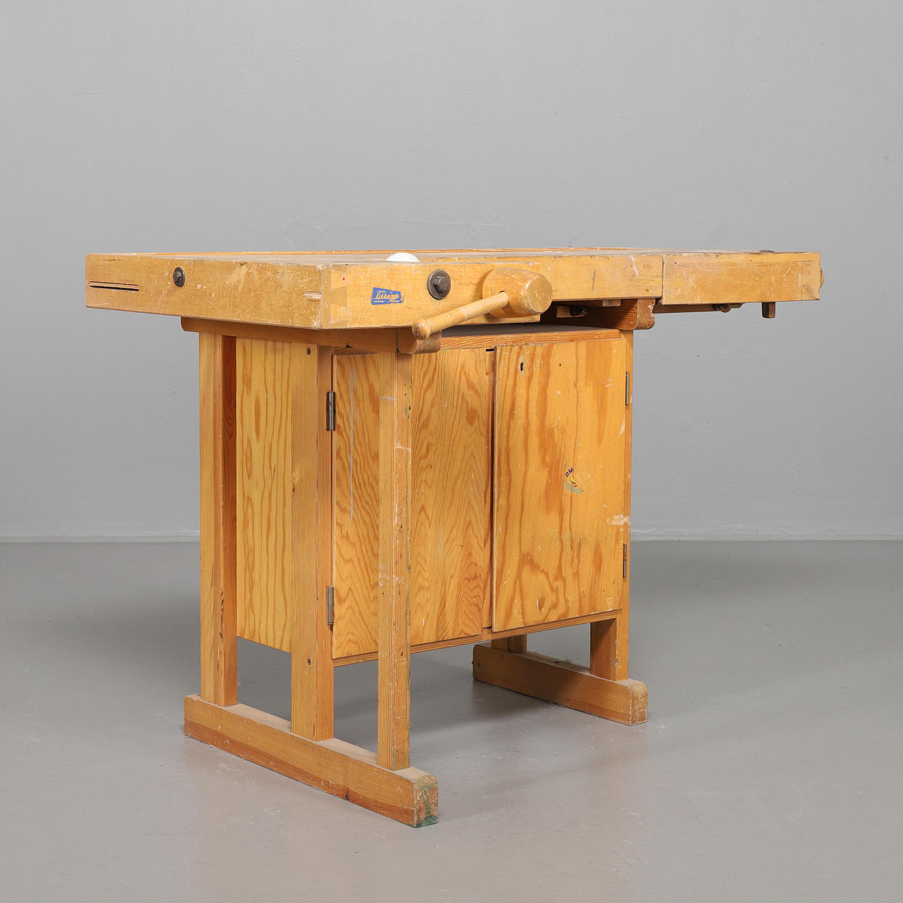 SNICKARBÄNK, trä, Bröderna Sjöbergs.